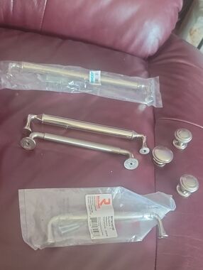 Brushed Nickel Cabinet Pulls and Knobs Lot- Satin Nickel Finish